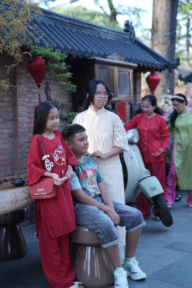 Tặng lộc đầu Xuân - Mồng 2 Tết Bính Ngọ 2026