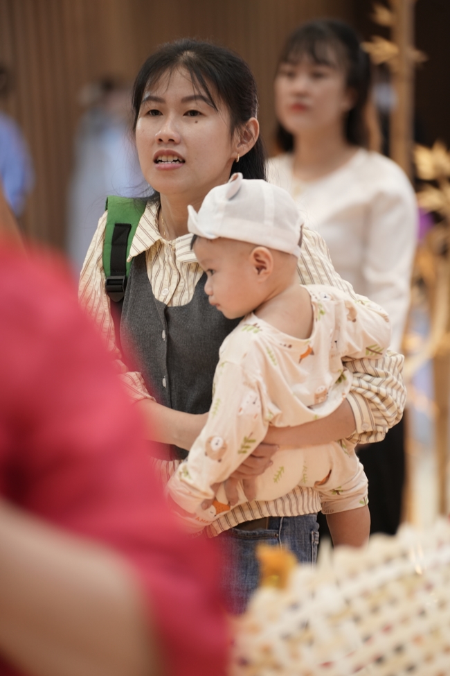 Tặng lộc đầu Xuân - Mồng 2 Tết Bính Ngọ 2026