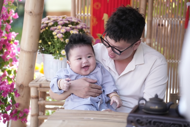 Tặng lộc đầu Xuân - Mồng 2 Tết Bính Ngọ 2026