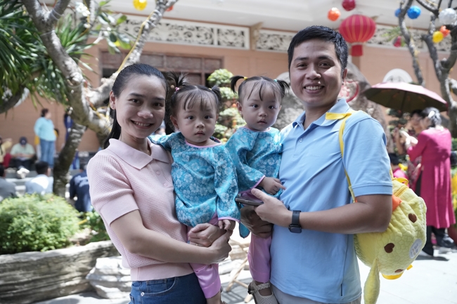 Tặng lộc đầu Xuân - Mồng 2 Tết Bính Ngọ 2026