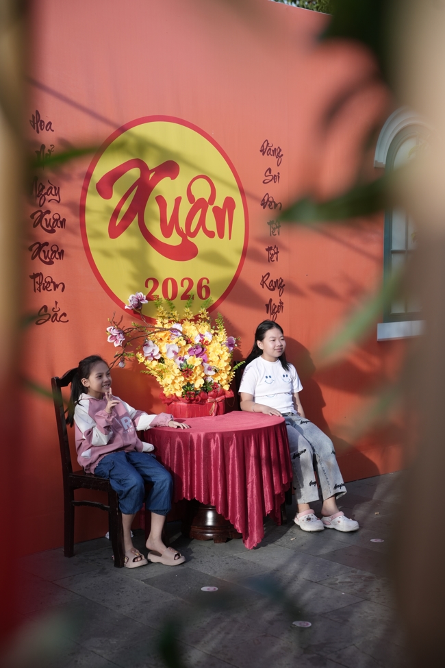 Tặng lộc đầu Xuân - Mồng 2 Tết Bính Ngọ 2026