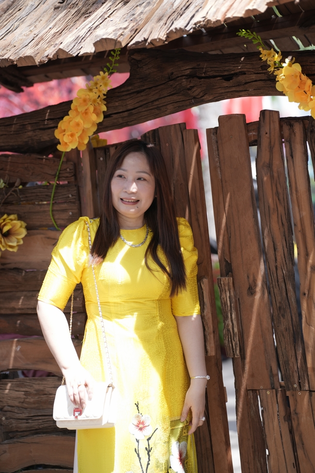 Tặng lộc đầu Xuân - Mồng 2 Tết Bính Ngọ 2026