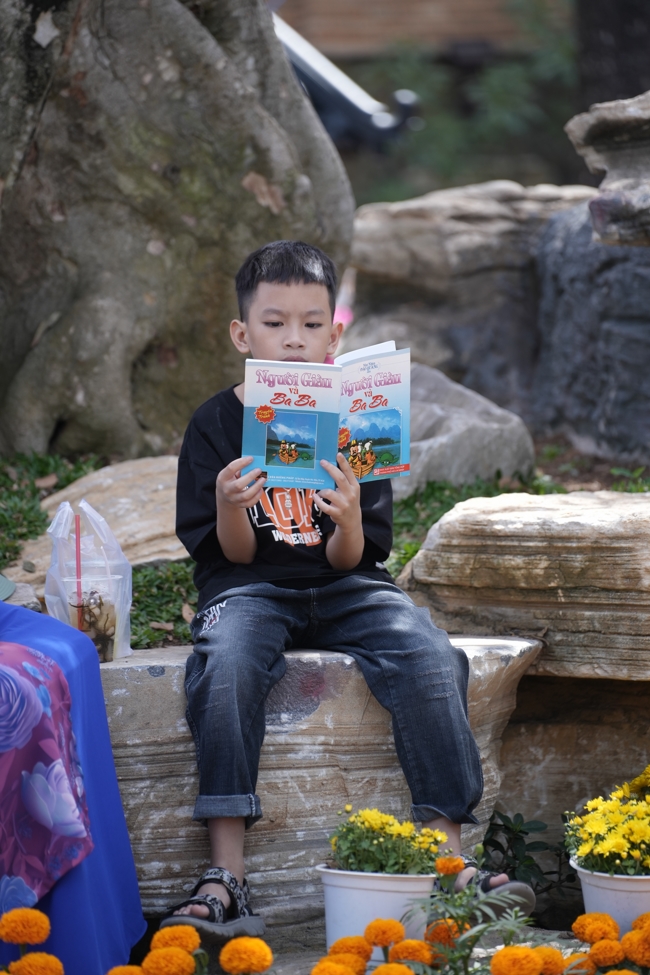 Tặng lộc đầu Xuân - Mồng 2 Tết Bính Ngọ 2026