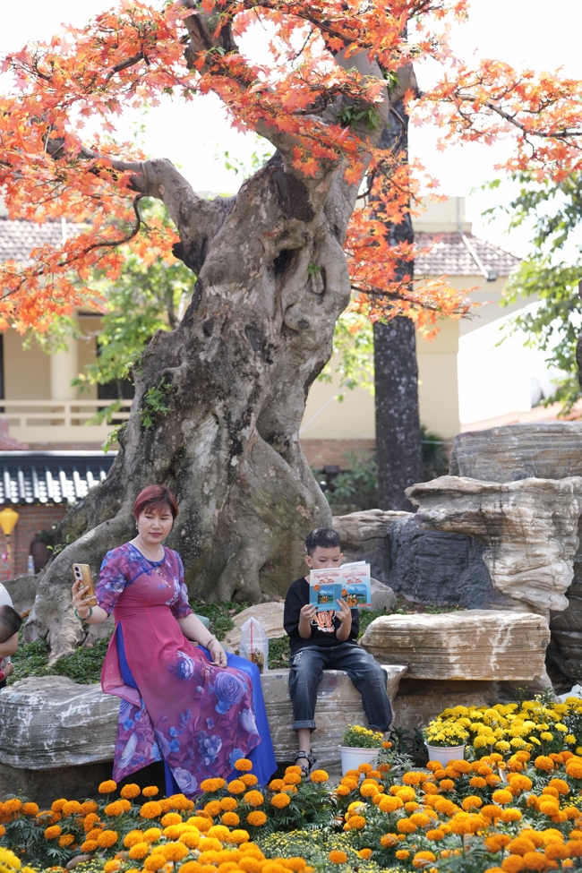 Tặng lộc đầu Xuân - Mồng 2 Tết Bính Ngọ 2026