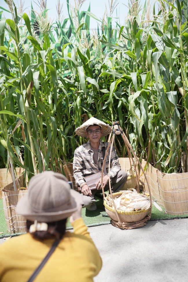 Tặng lộc đầu Xuân - Mồng 2 Tết Bính Ngọ 2026
