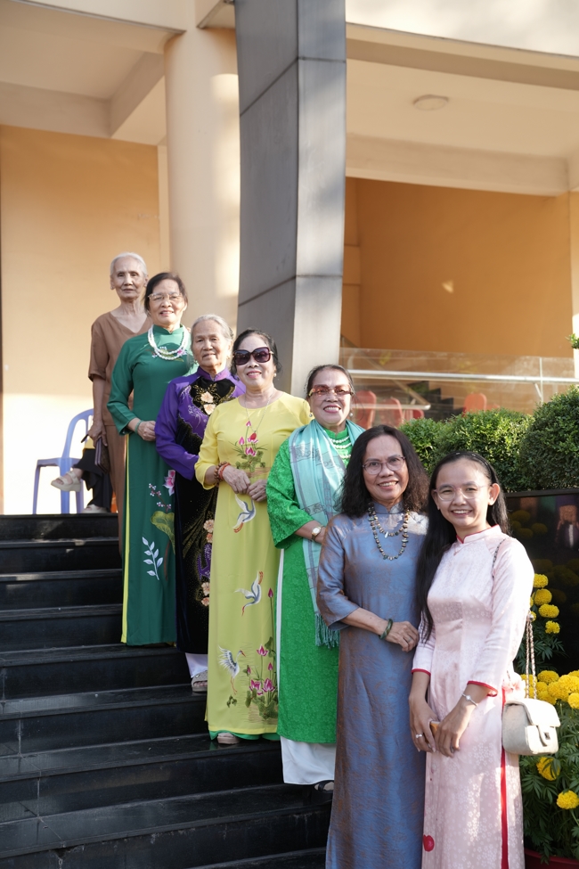 Tặng lộc đầu xuân - Mồng 4 Tết Bính Ngọ 2026.