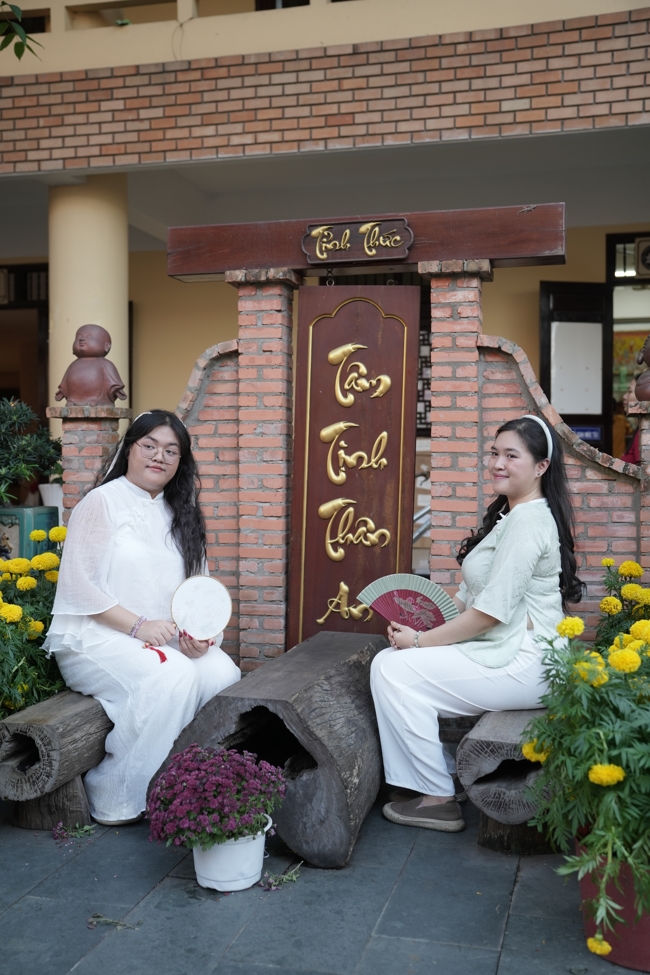 Tặng lộc đầu xuân - Mồng 4 Tết Bính Ngọ 2026.