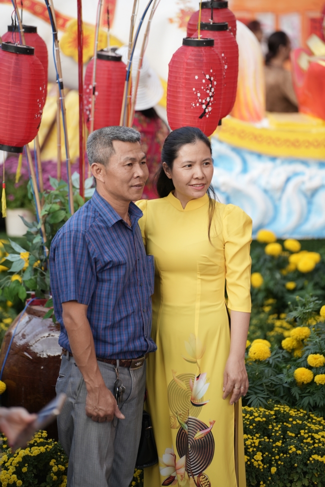 Tặng lộc đầu xuân - Mồng 4 Tết Bính Ngọ 2026.