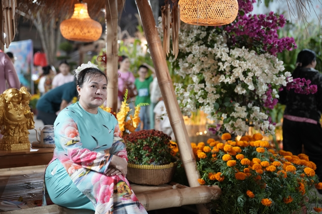 Tặng lộc đầu xuân - Mồng 4 Tết Bính Ngọ 2026.