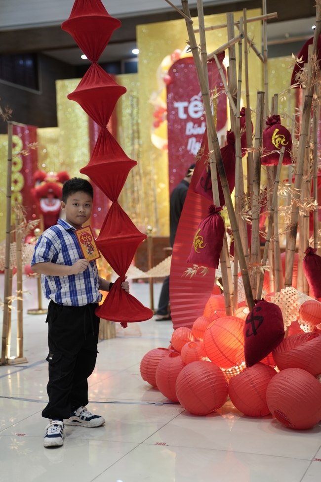 Tặng lộc đầu xuân - Mồng 4 Tết Bính Ngọ 2026.