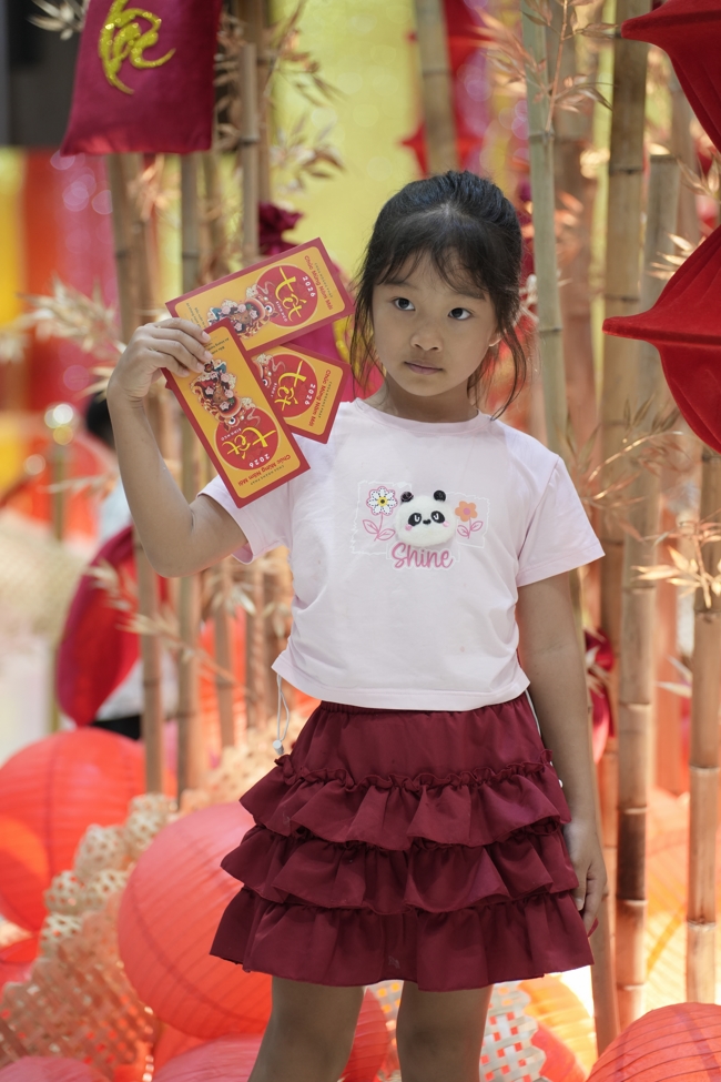 Tặng lộc đầu xuân - Mồng 4 Tết Bính Ngọ 2026.