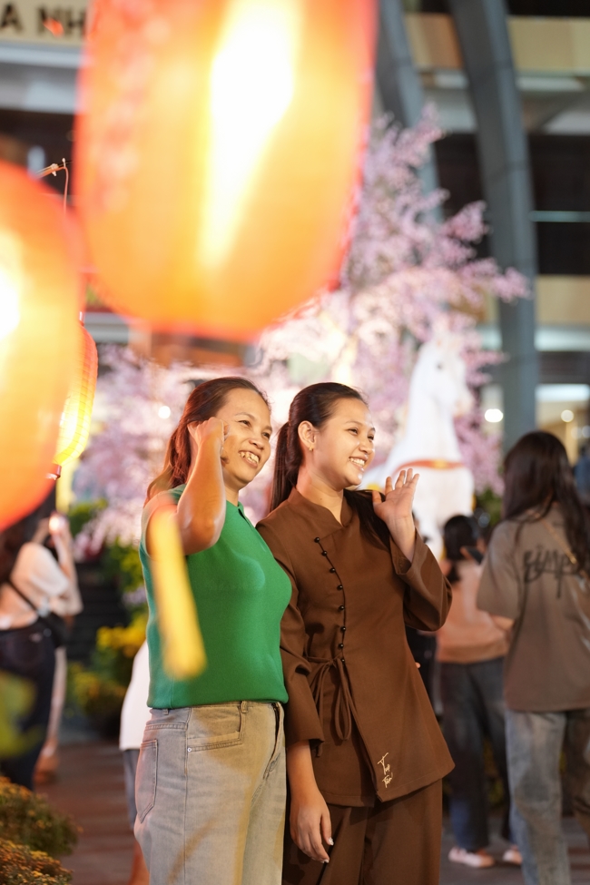 Tặng lộc đầu xuân - Mồng 4 Tết Bính Ngọ 2026.