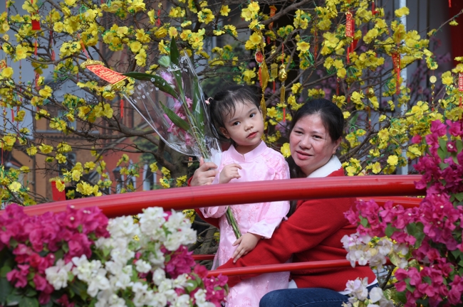 Tặng lộc đầu xuân - Mồng 4 Tết Bính Ngọ 2026.