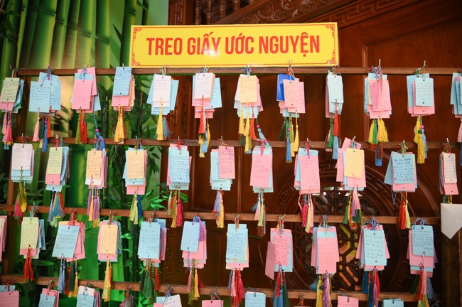 Tặng lộc đầu xuân - Mồng 4 Tết Bính Ngọ 2026.