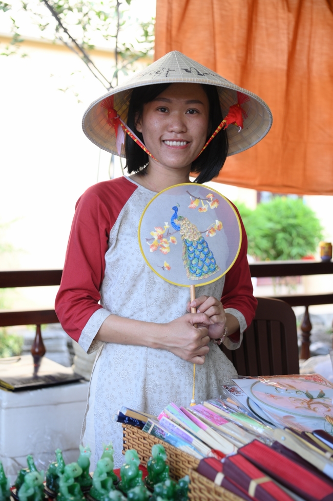 Tặng lộc đầu xuân - Mồng 4 Tết Bính Ngọ 2026.