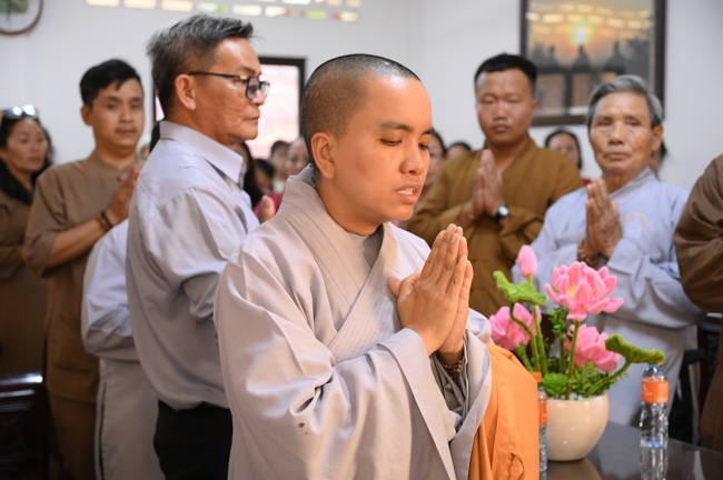 Tặng lộc đầu xuân - Mồng 4 Tết Bính Ngọ 2026.