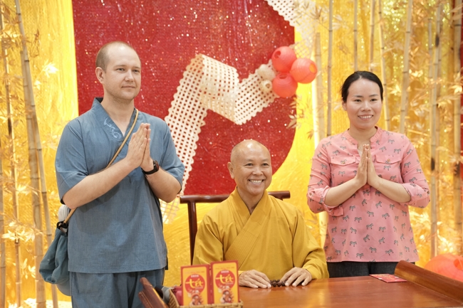 Tặng lộc đầu xuân - Mồng 4 Tết Bính Ngọ 2026.