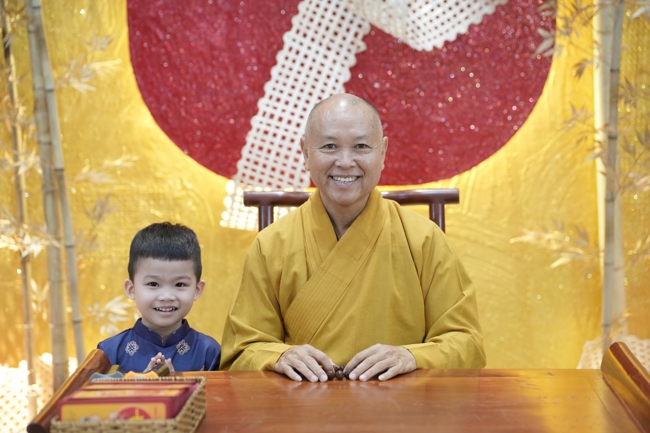 Tặng lộc đầu xuân - Mồng 4 Tết Bính Ngọ 2026.