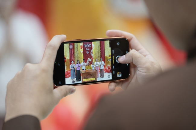 Tặng lộc đầu xuân - Mồng 4 Tết Bính Ngọ 2026.