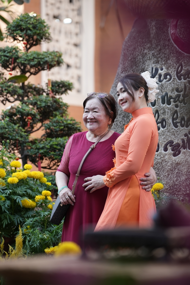 Tặng lộc đầu xuân - Mồng 4 Tết Bính Ngọ 2026.