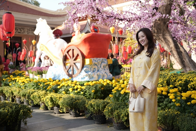 Tặng lộc đầu xuân - Mồng 4 Tết Bính Ngọ 2026.