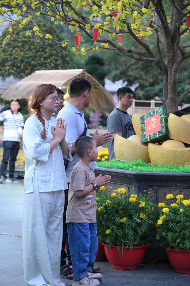 Khai kinh đầu năm - Xuân Bính Ngọ 2026 | Chùa Hoằng Pháp