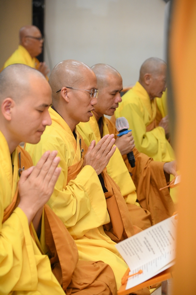 Khai kinh đầu năm - Xuân Bính Ngọ 2026 | Chùa Hoằng Pháp