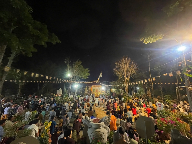 Chùa Suối Pháp - Tây Ninh: Lễ cầu an và thắp nến cầu nguyện đầu Xuân Bính Ngọ 2026.