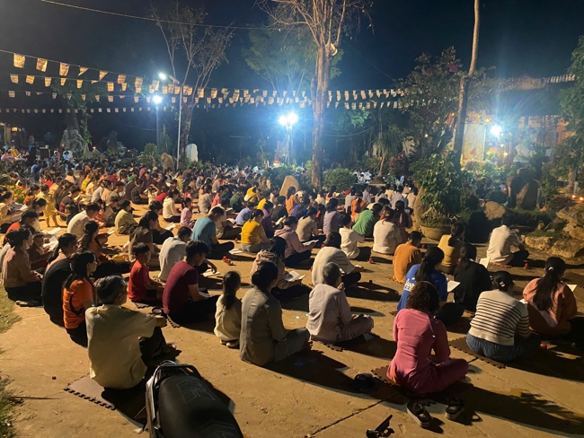 Chùa Suối Pháp - Tây Ninh: Lễ cầu an và thắp nến cầu nguyện đầu Xuân Bính Ngọ 2026.