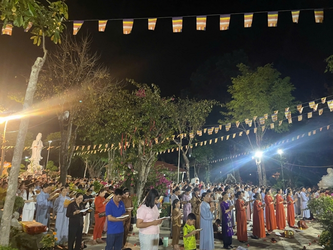 Chùa Suối Pháp - Tây Ninh: Lễ cầu an và thắp nến cầu nguyện đầu Xuân Bính Ngọ 2026.