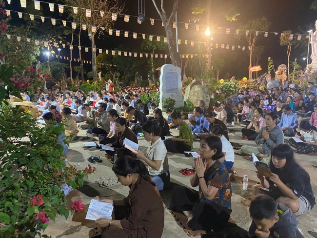 Chùa Suối Pháp - Tây Ninh: Lễ cầu an và thắp nến cầu nguyện đầu Xuân Bính Ngọ 2026.