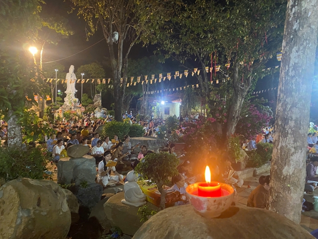 Chùa Suối Pháp - Tây Ninh: Lễ cầu an và thắp nến cầu nguyện đầu Xuân Bính Ngọ 2026.