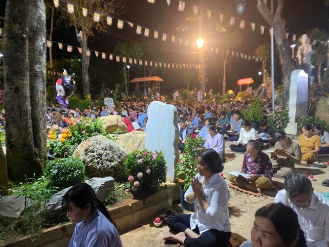 Chùa Suối Pháp - Tây Ninh: Lễ cầu an và thắp nến cầu nguyện đầu Xuân Bính Ngọ 2026.