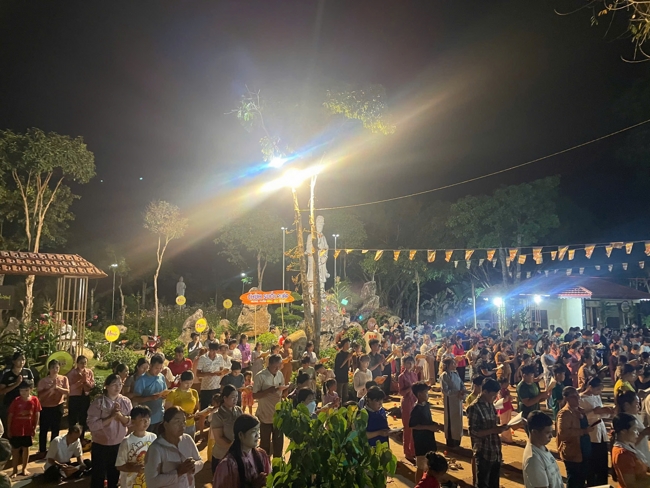 Chùa Suối Pháp - Tây Ninh: Lễ cầu an và thắp nến cầu nguyện đầu Xuân Bính Ngọ 2026.