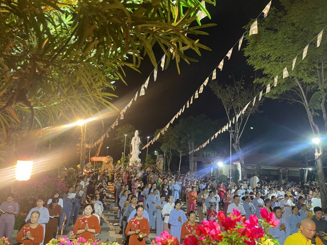 Chùa Suối Pháp - Tây Ninh: Lễ cầu an và thắp nến cầu nguyện đầu Xuân Bính Ngọ 2026.