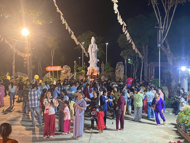 Chùa Suối Pháp - Tây Ninh: Lễ cầu an và thắp nến cầu nguyện đầu Xuân Bính Ngọ 2026.