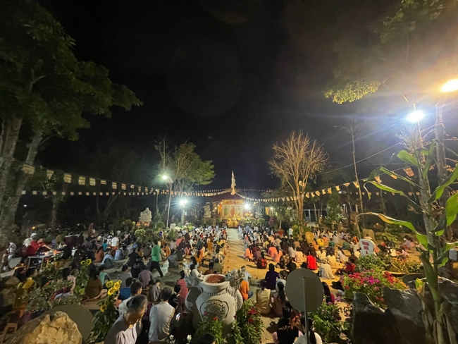 Chùa Suối Pháp - Tây Ninh: Lễ cầu an và thắp nến cầu nguyện đầu Xuân Bính Ngọ 2026.