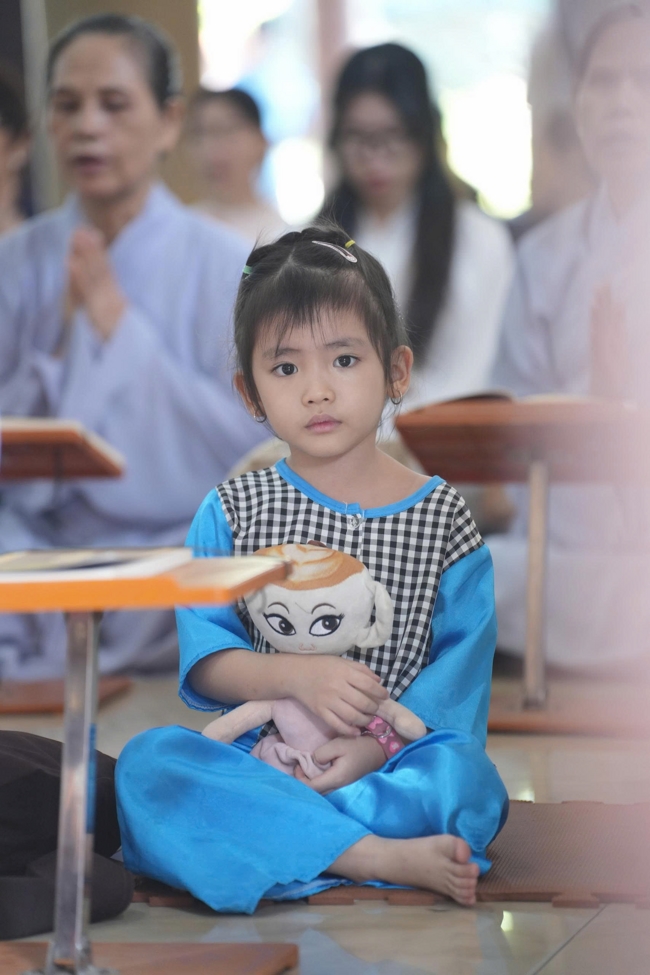 Phóng sinh tại bến phà Bình Mỹ