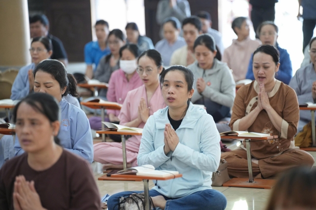 Phóng sinh tại bến phà Bình Mỹ