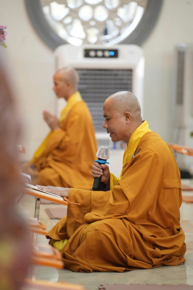 Phóng sinh tại bến phà Bình Mỹ