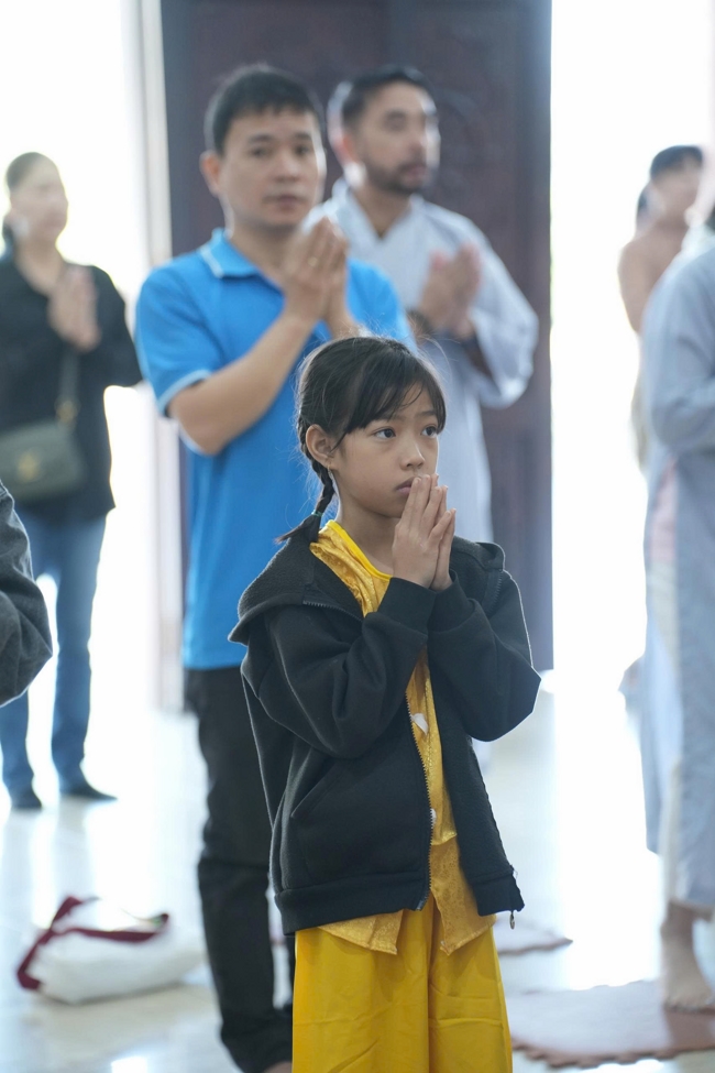 Phóng sinh tại bến phà Bình Mỹ