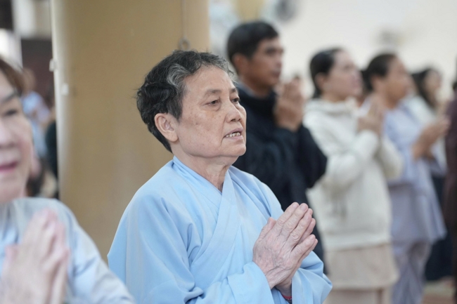 Phóng sinh tại bến phà Bình Mỹ