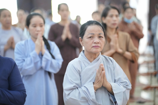 Phóng sinh tại bến phà Bình Mỹ