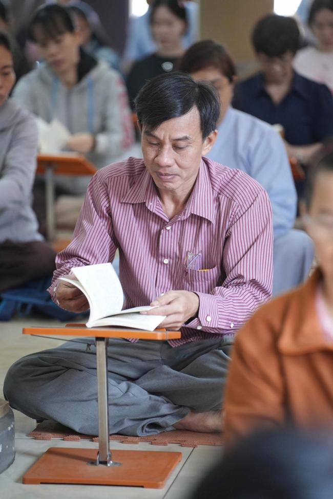 Phóng sinh tại bến phà Bình Mỹ