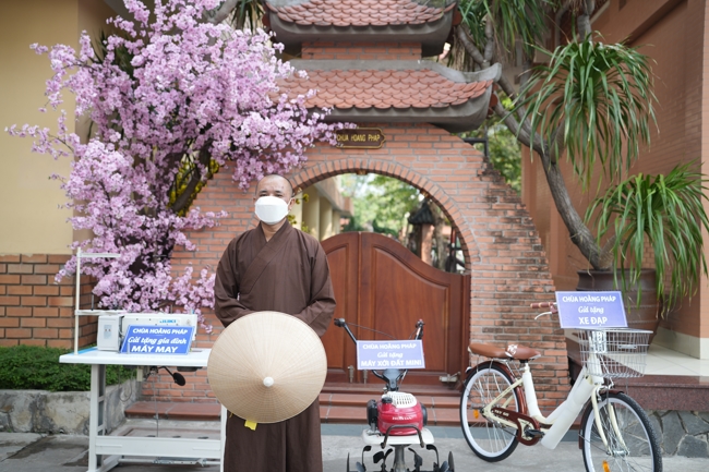 Chương trình từ thiện “Phương tiện nghĩa tình”.