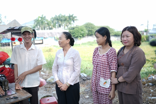 Chương trình từ thiện “Phương tiện nghĩa tình”.