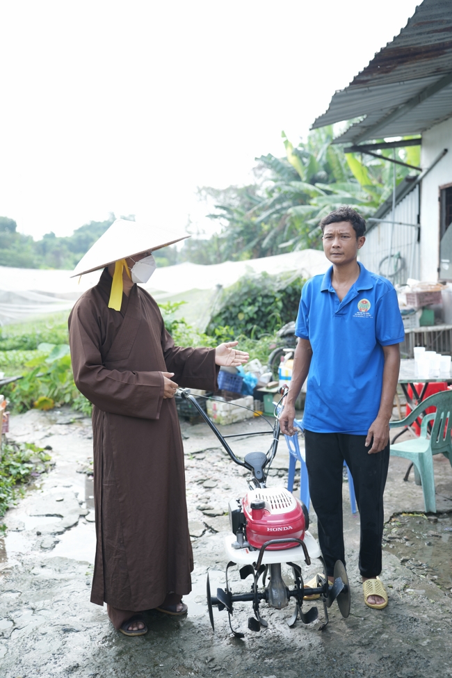 Chương trình từ thiện “Phương tiện nghĩa tình”.