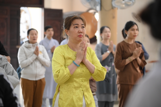 Phóng sinh tại bến phà Bình Mỹ