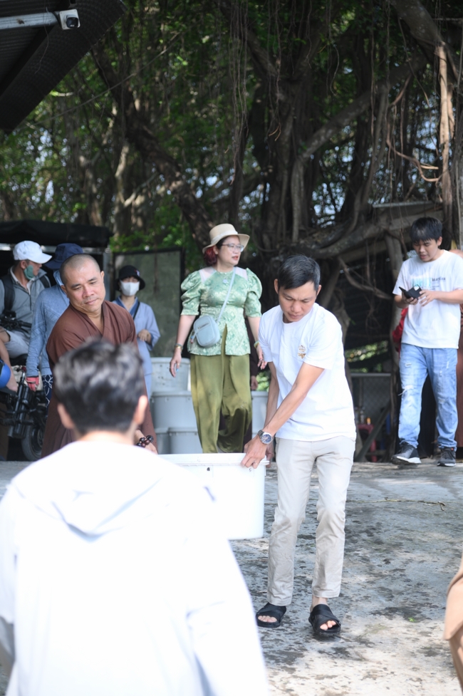 Phóng sinh tại bến phà Bình Mỹ