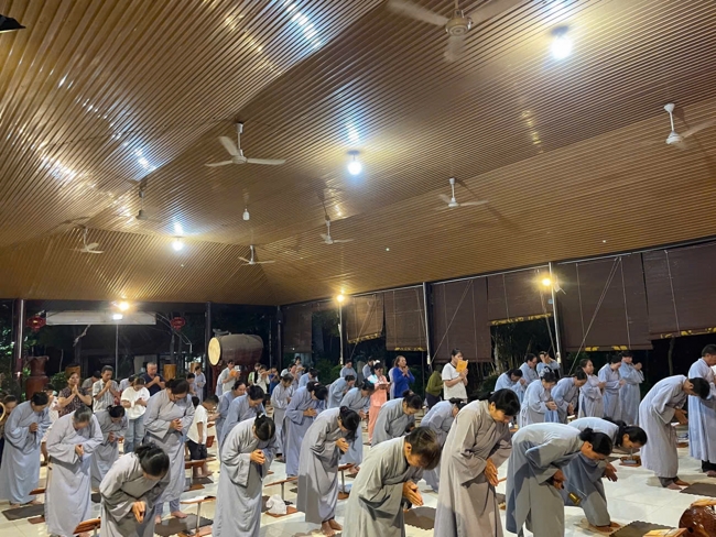 Chùa Suối Pháp – Tây Ninh: Khóa lễ sám hối